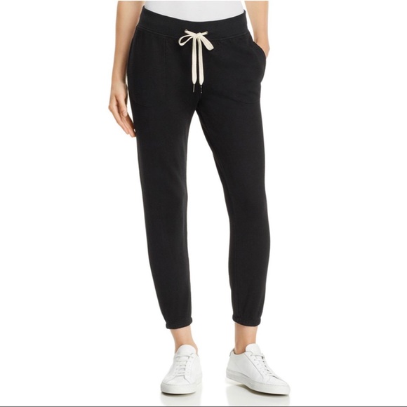 n:philanthropy Night Jogger - Picture 2 of 3